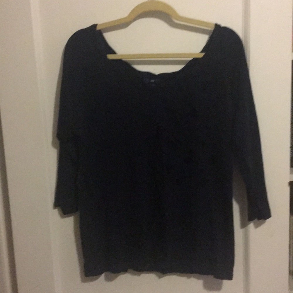 Gap navy top, 3/4 sleeve, appliqué detail